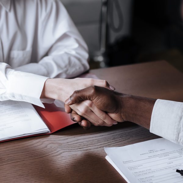How Businesses Should Choose A Translation Agency