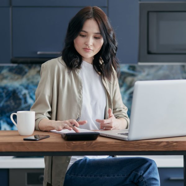 Why Freelancers Need Invoicing And Translation Tools